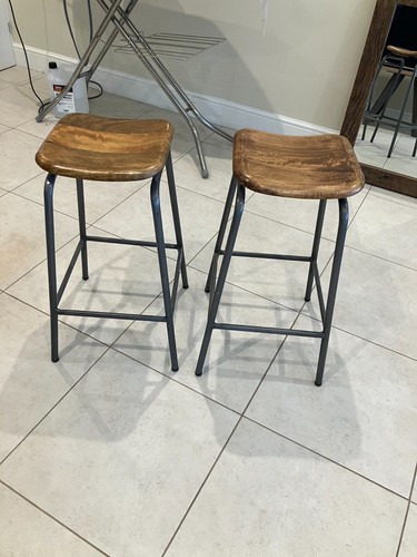 Pair oak seated metal - metal, framed